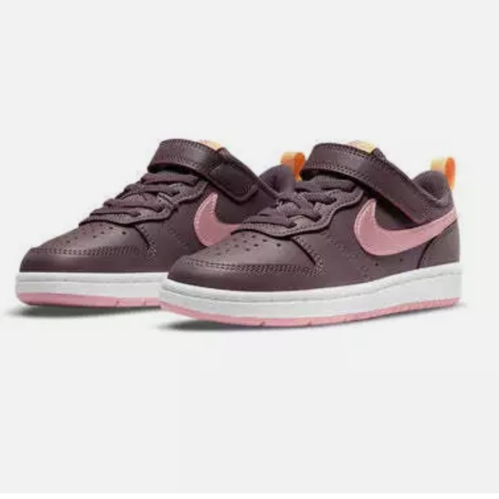 NEW - Nike court borough low 2 sneakers